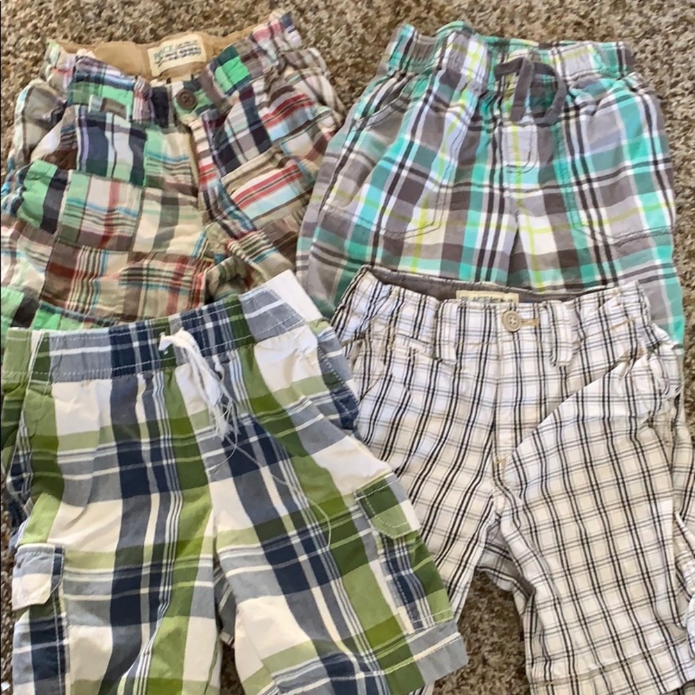 Boys size 4 shorts